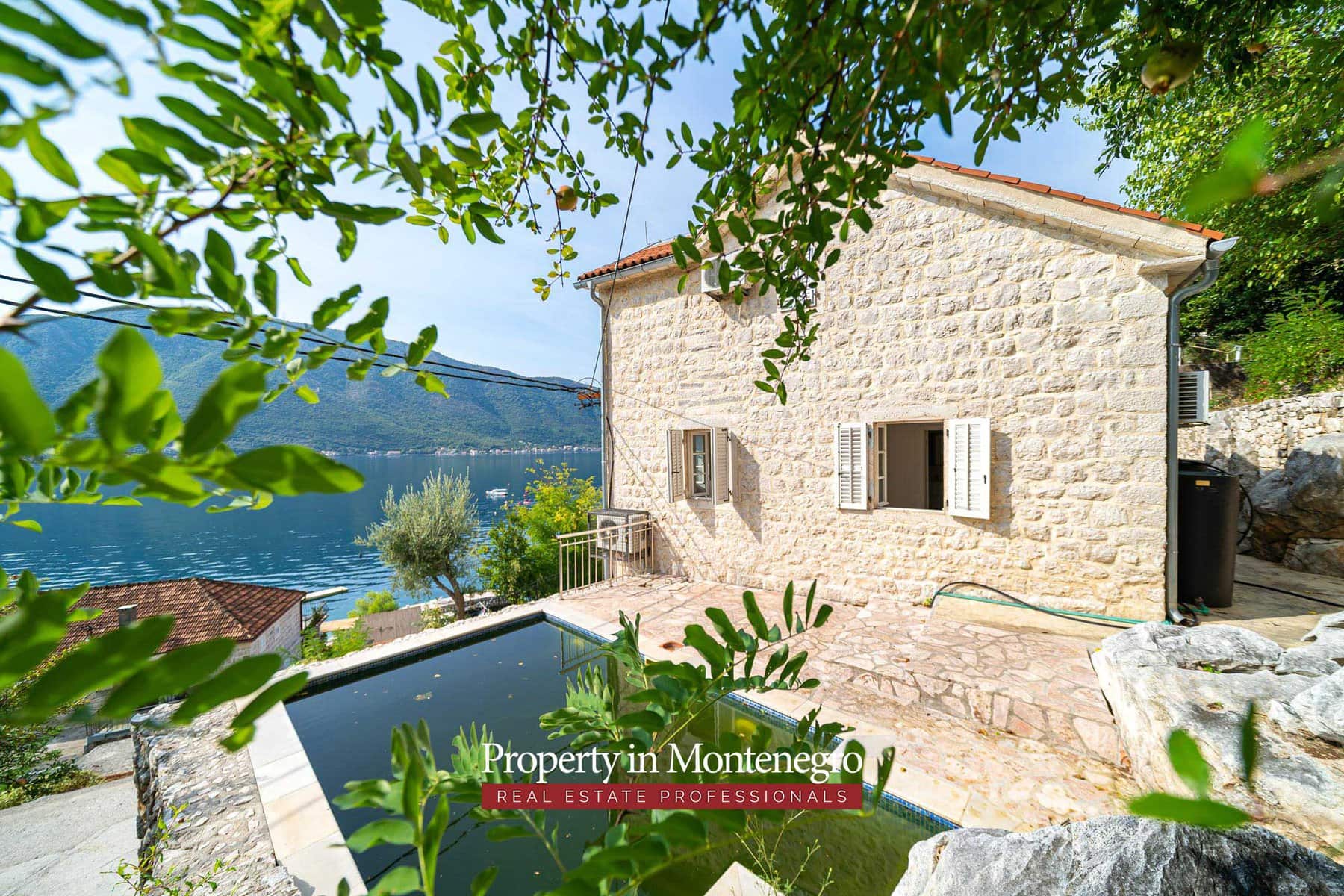 Stone house with swimming pool for sale in Bay of Kotor 2 1