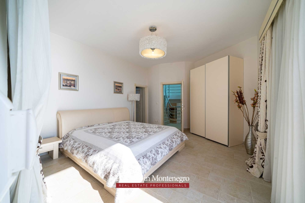 Luxury villa for sale in Bar