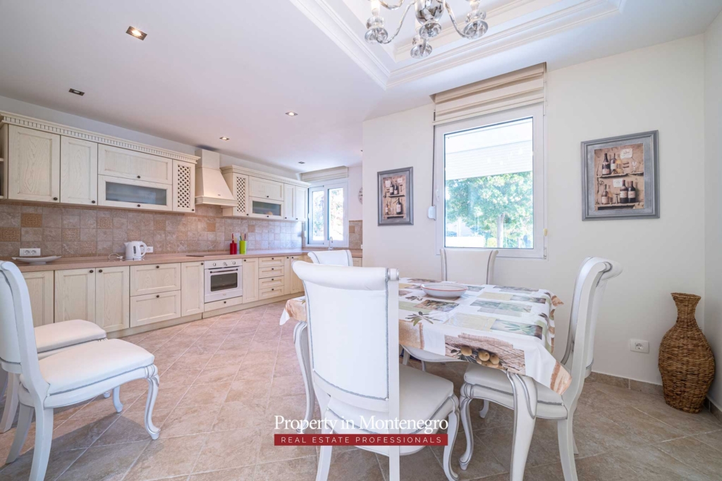 Luxury villa for sale in Bar