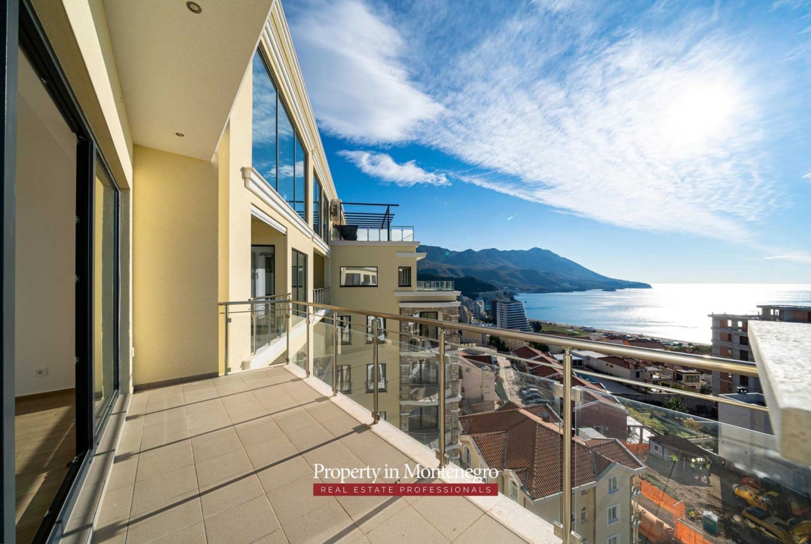 Penthouse for sale in Budva Riviera