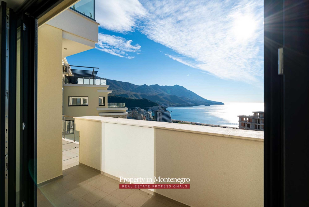 Penthouse for sale in Budva Riviera