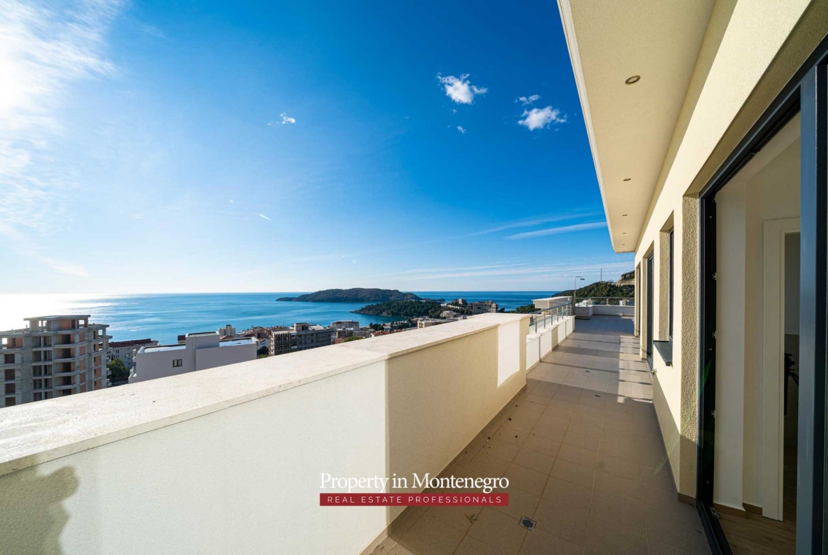 Penthouse for sale in Budva Riviera