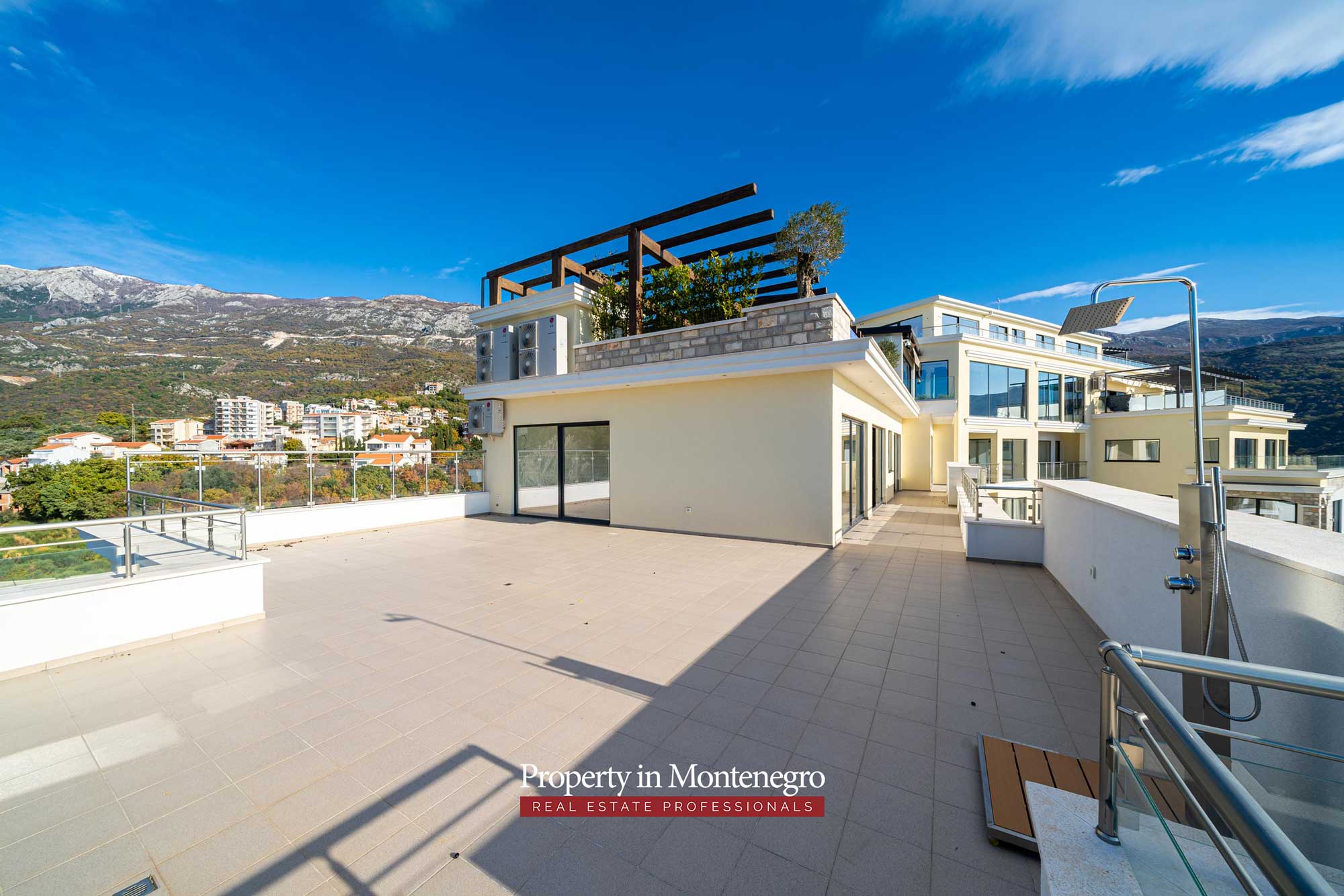 Penthouse for sale in Budva Riviera