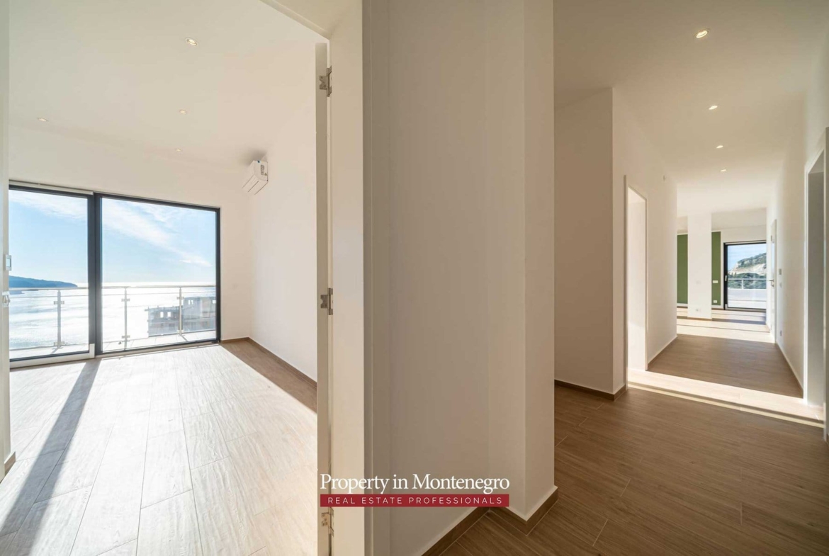 Penthouse for sale in Budva Riviera