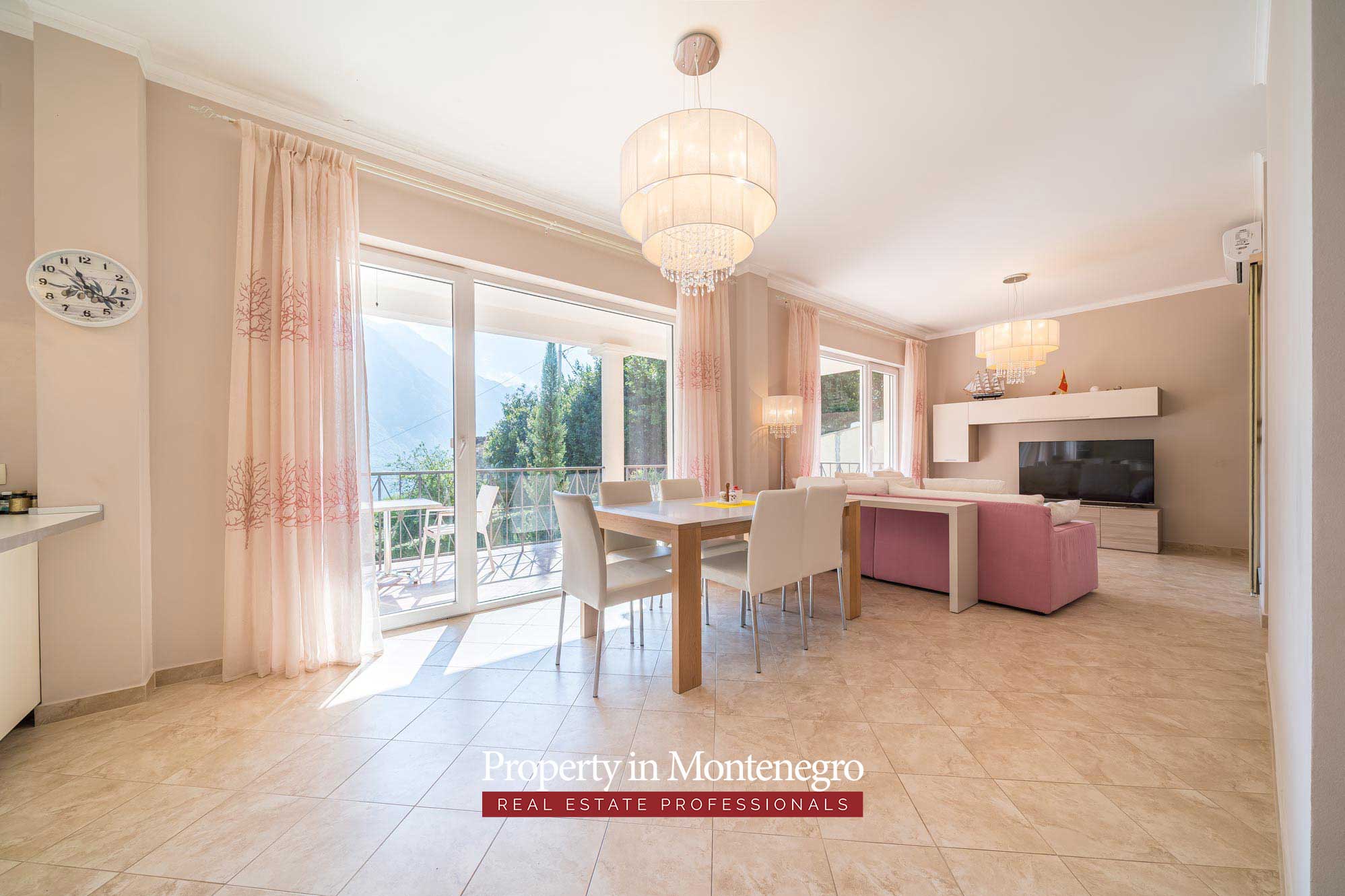 Apartment for sale in Kotor Bay