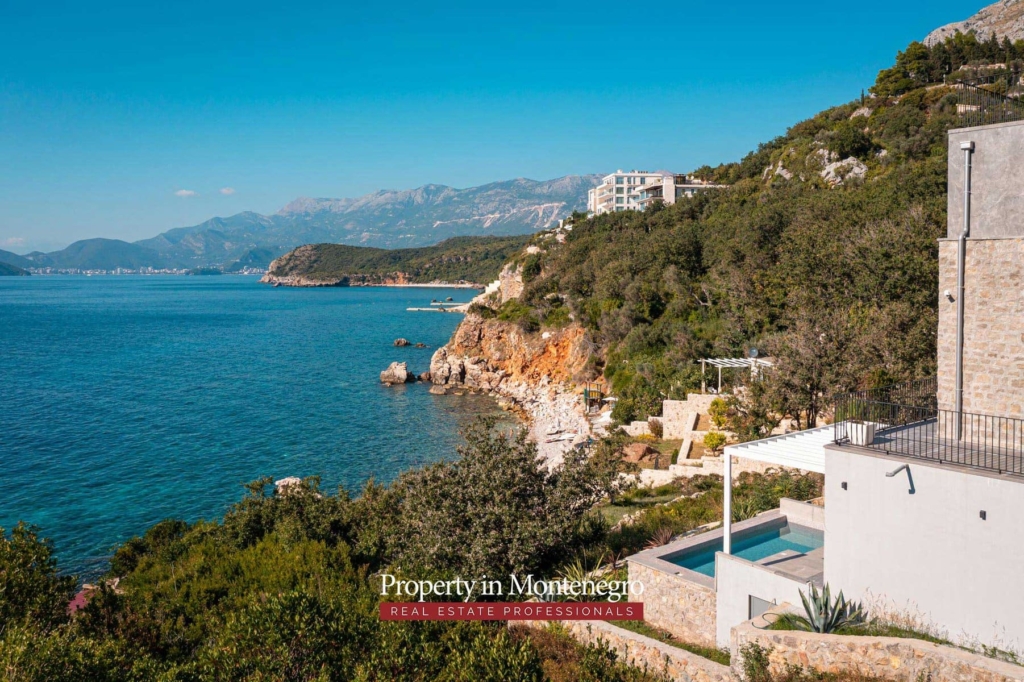 Luxury villa for sale in Budva Riviera