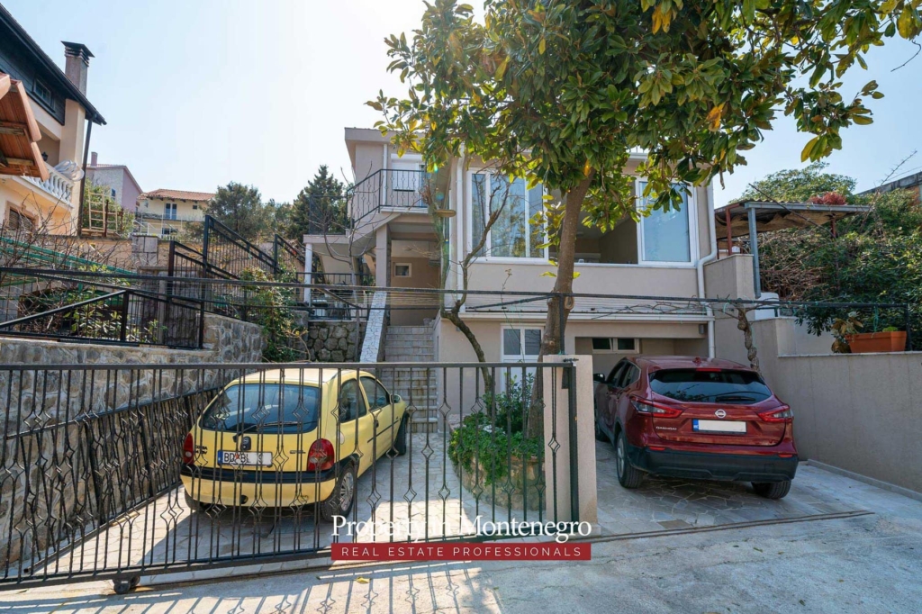 House for sale in Tivat bay