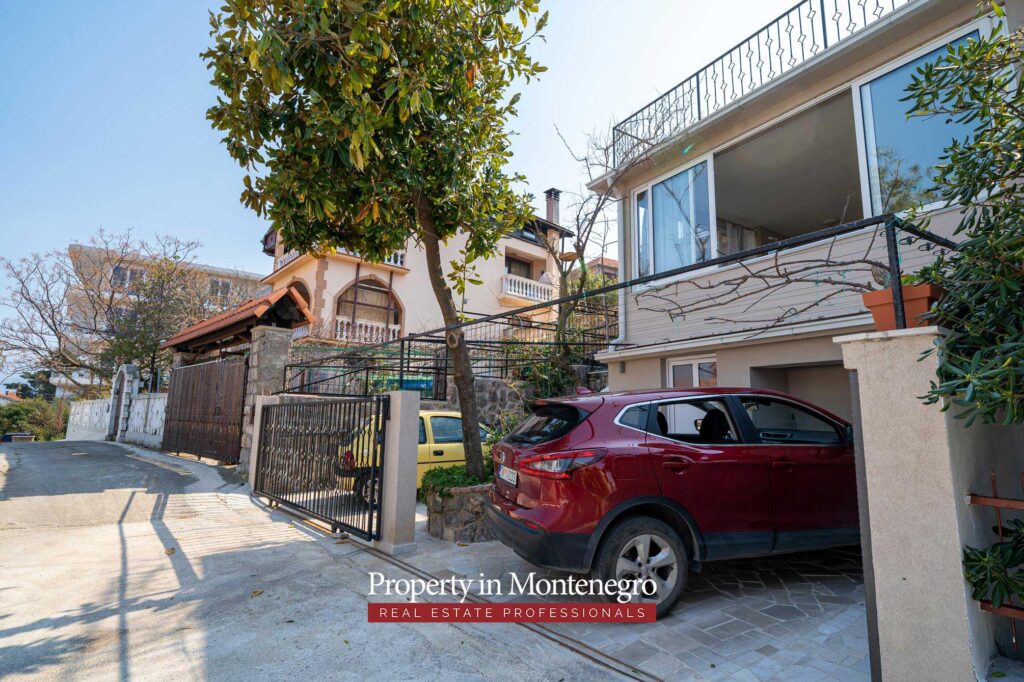 House for sale in Tivat bay