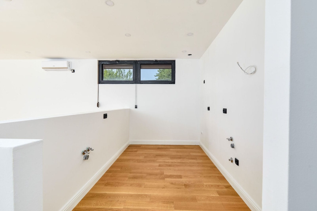 Apartment for sale near Porto Montenegro