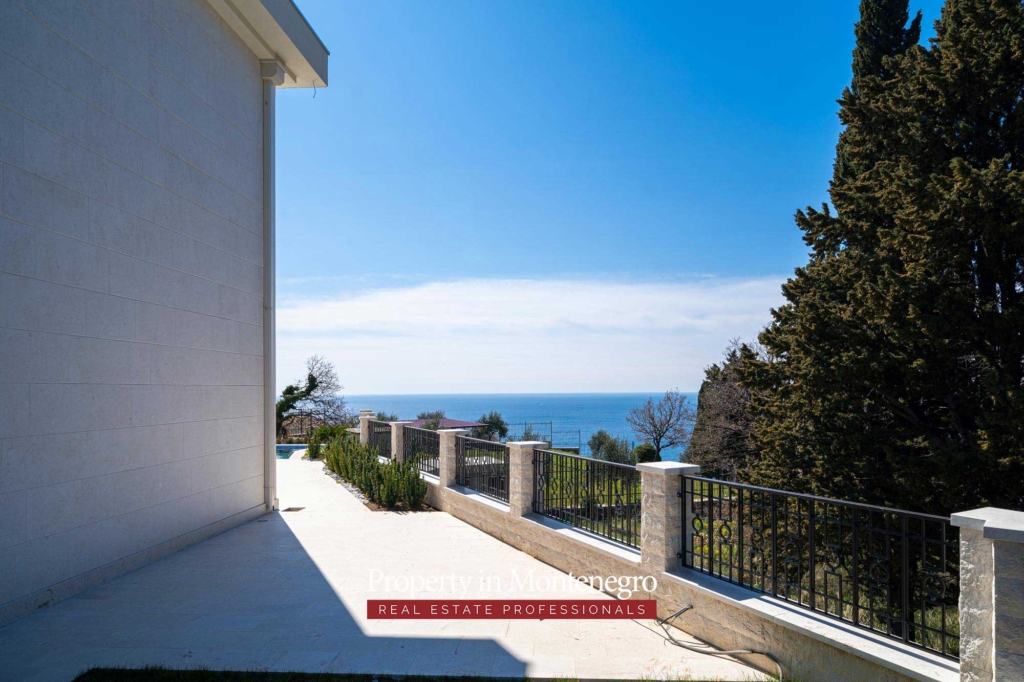 Luxury villa for sale in Budva