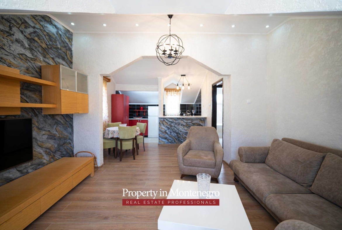 Two bedroom apartment for sale in Dobrota