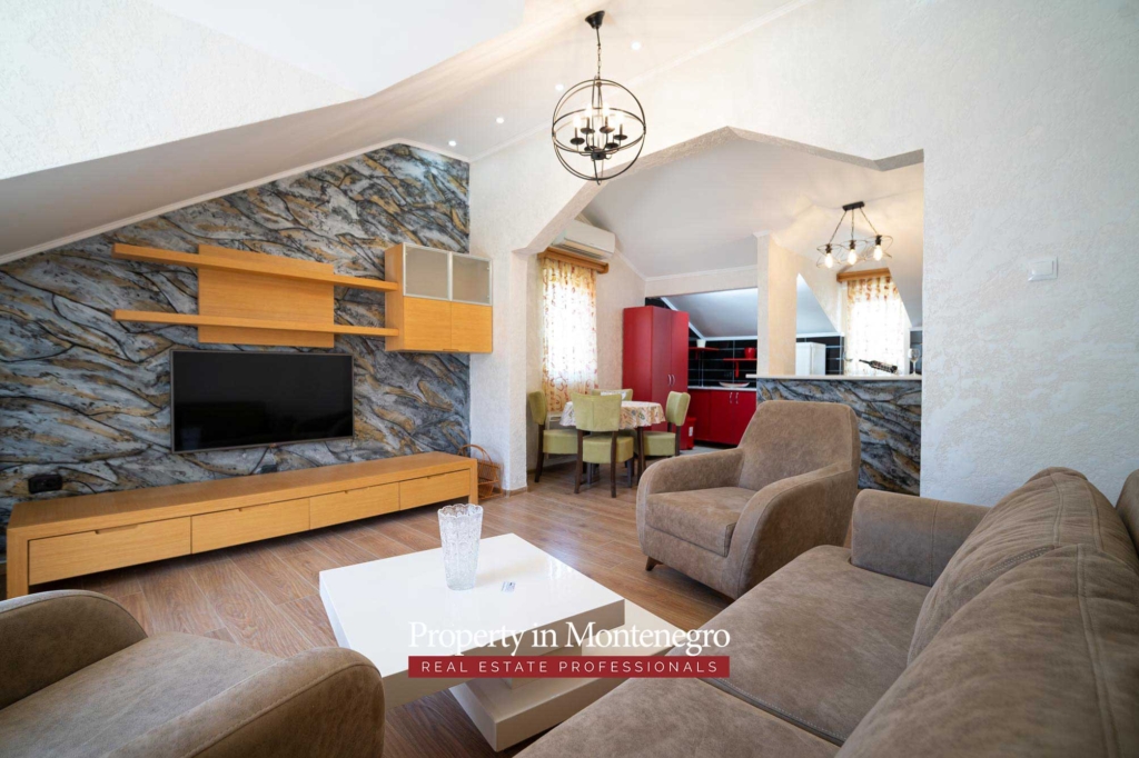 Two bedroom apartment for sale in Dobrota
