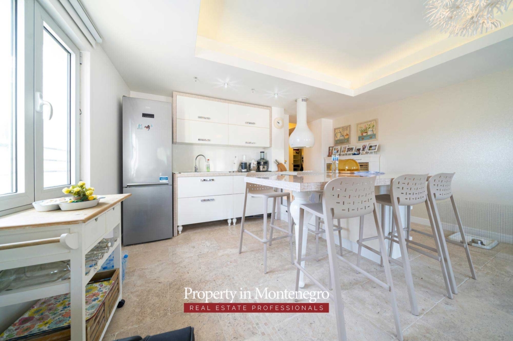 Apartment for sale in Budva