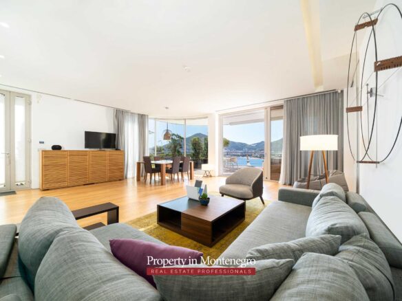 Penthouse for sale in Budva