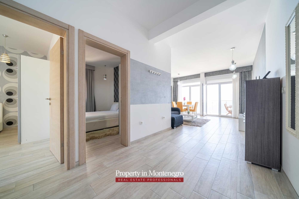 Apartment with swimming pool for sale in Bar