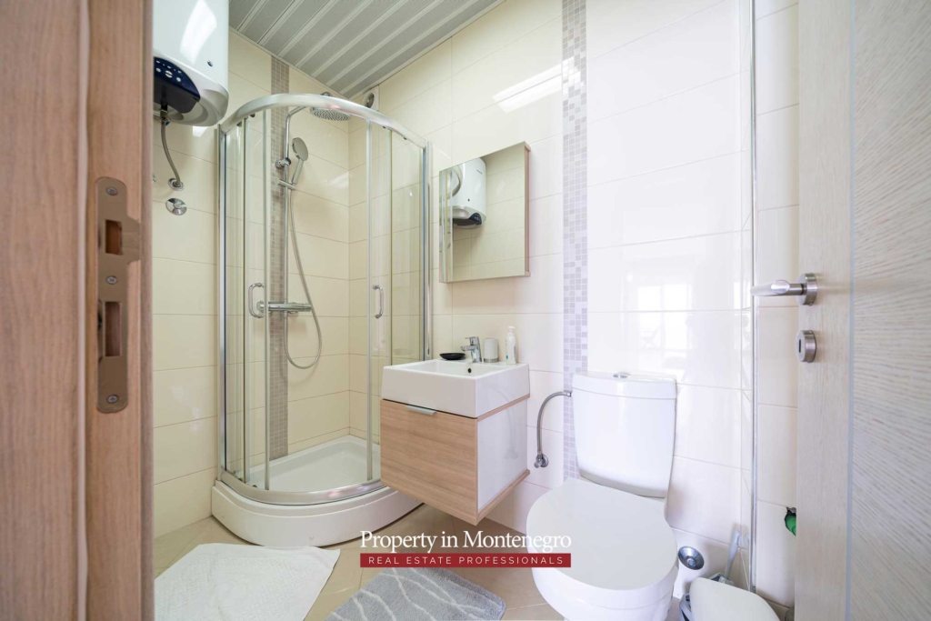 Apartment with swimming pool for sale in Bar