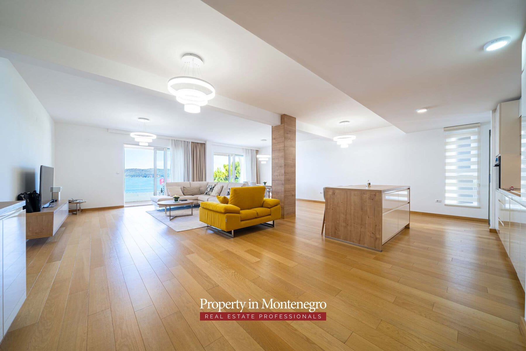 Waterfront luxury apartment for sale in Budva Riviera 2