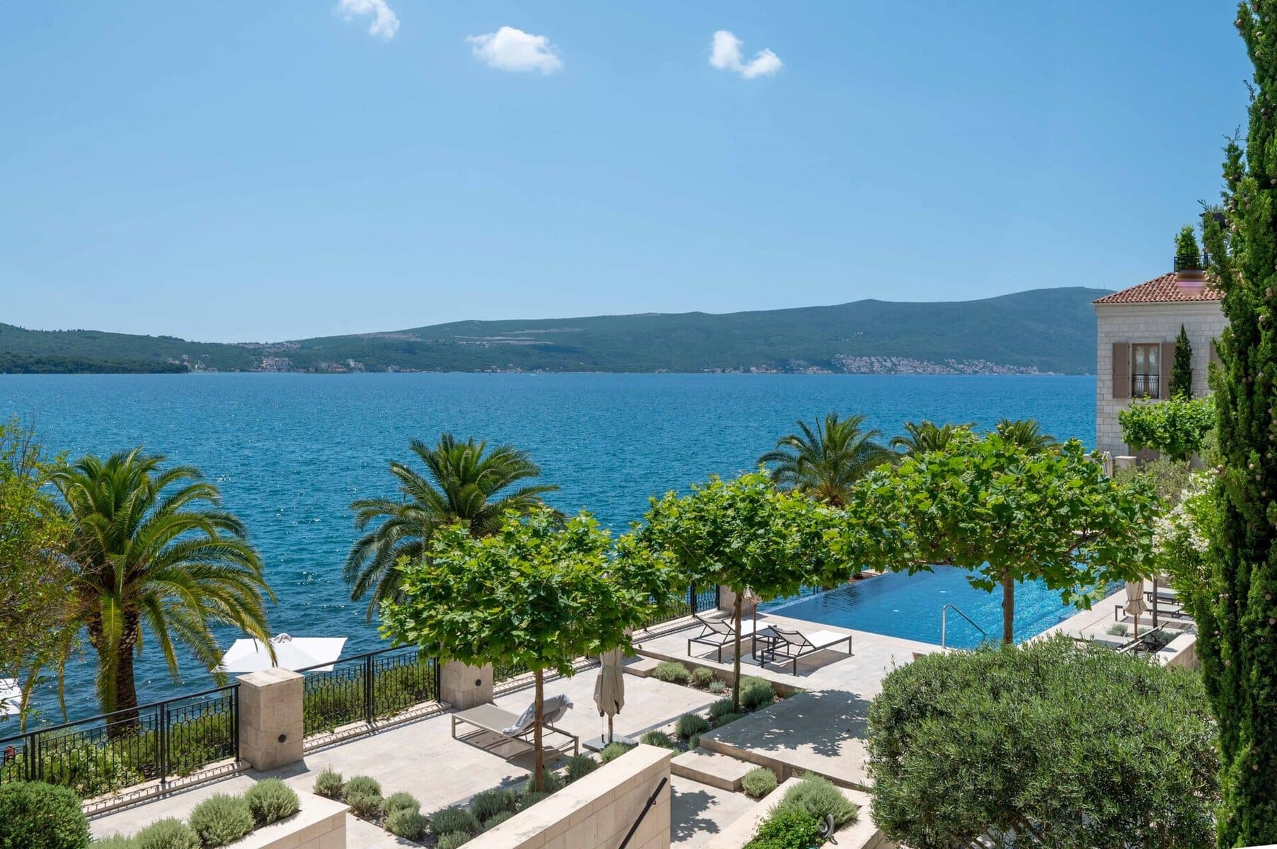 1 Tivat Porto Montenegro – one bedroom furnished apartment with sea view Ksenija building min