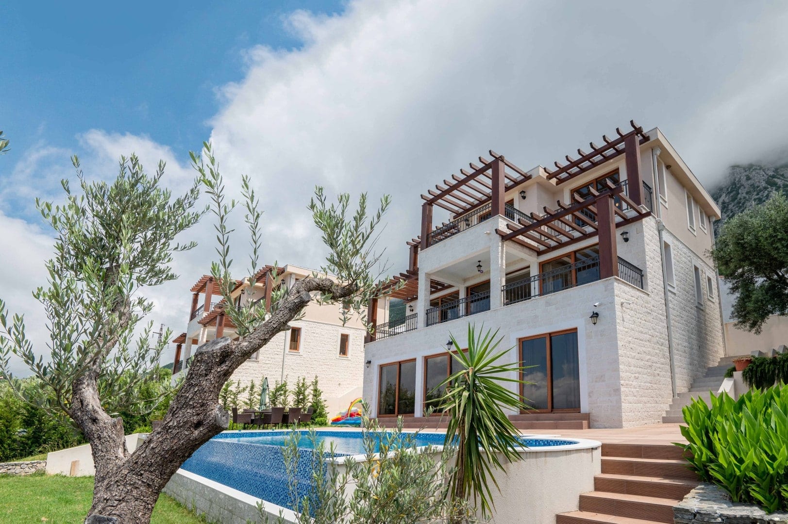 2 luxury villa in Blizikuce min