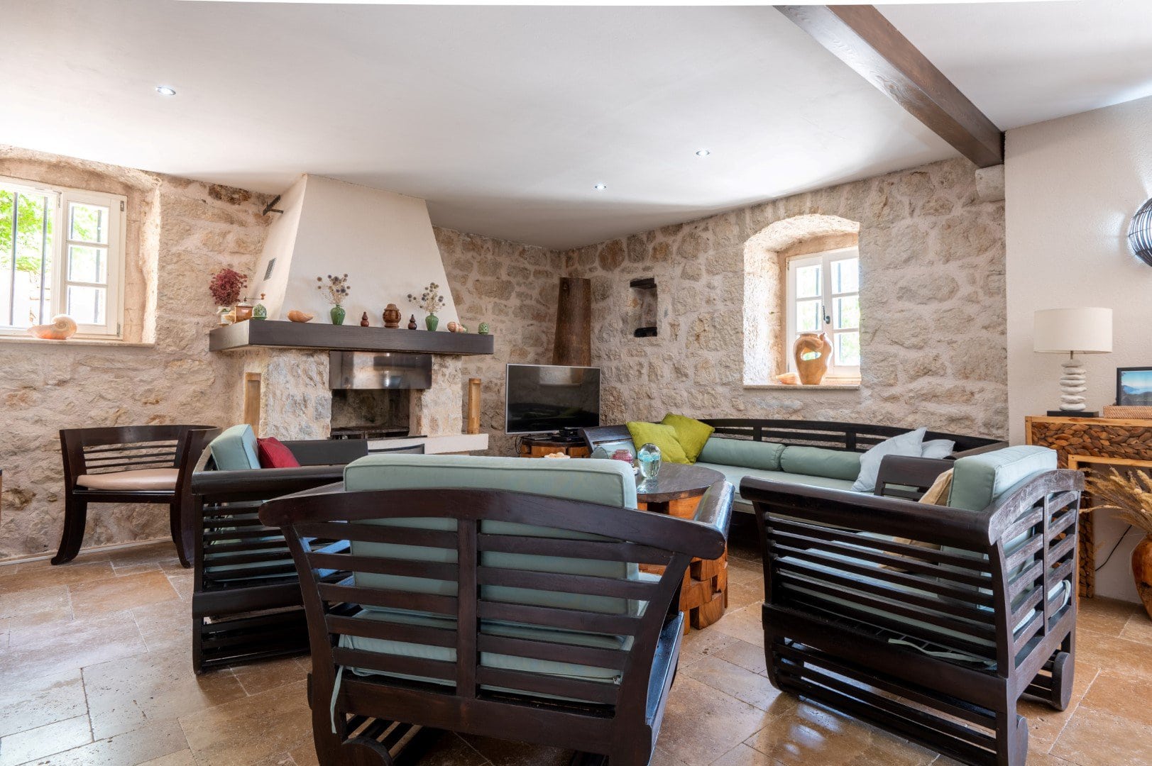 13 luxury countryside estate with panoramic sea view