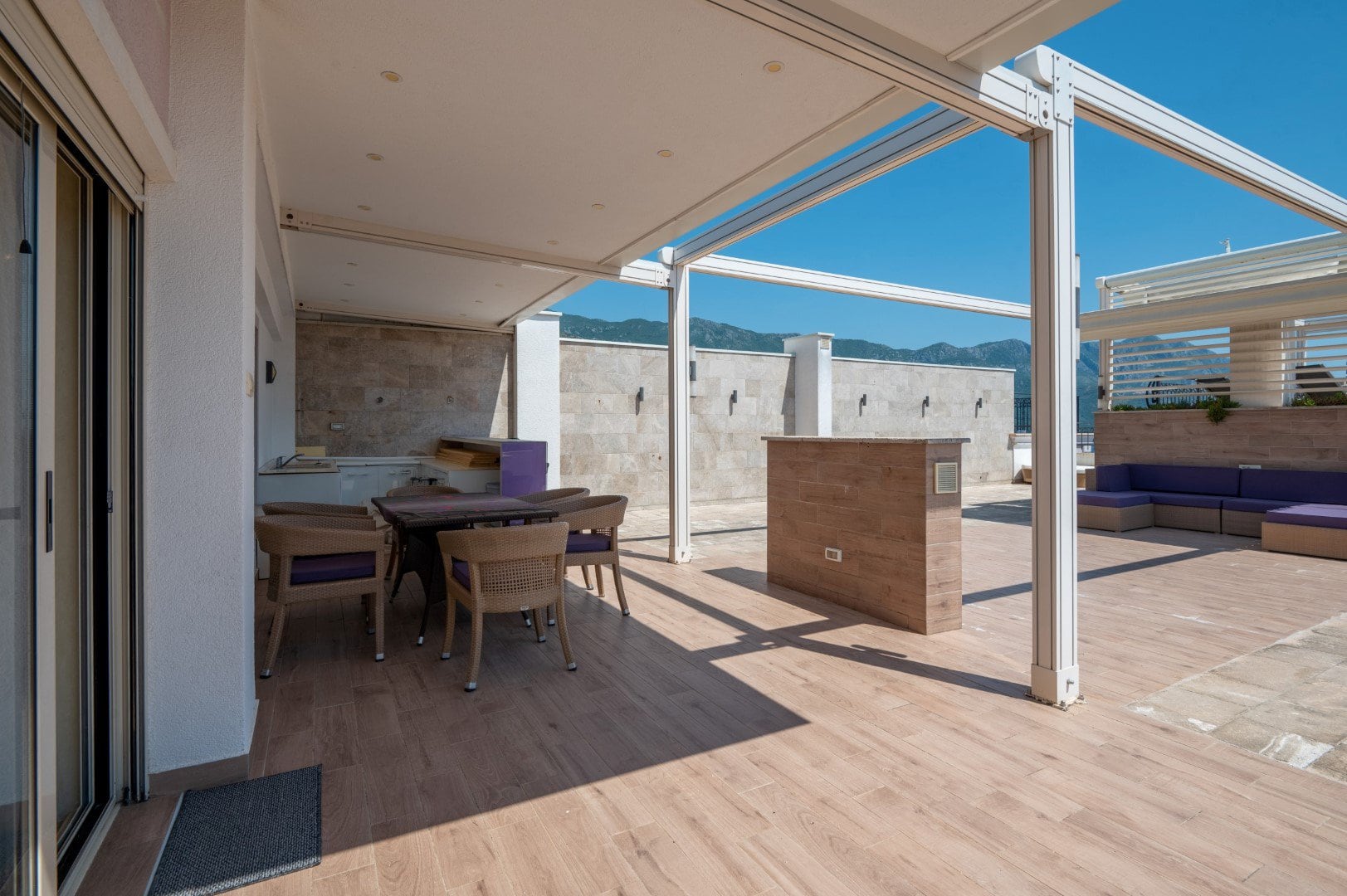 3 luxury penthouse with panoramic rooftop terrace