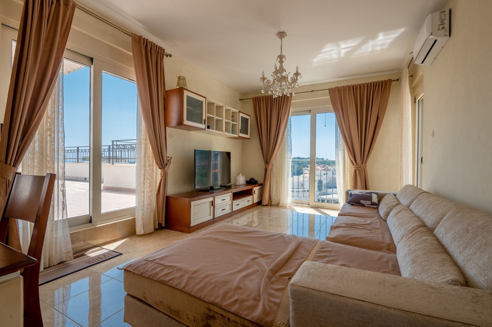 5 luxury penthouse with panoramic rooftop terrace