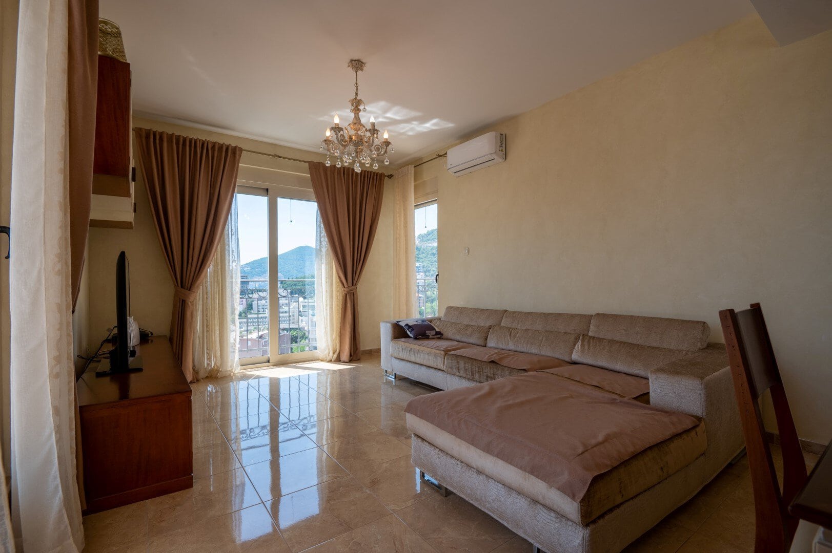 6 luxury penthouse with panoramic rooftop terrace