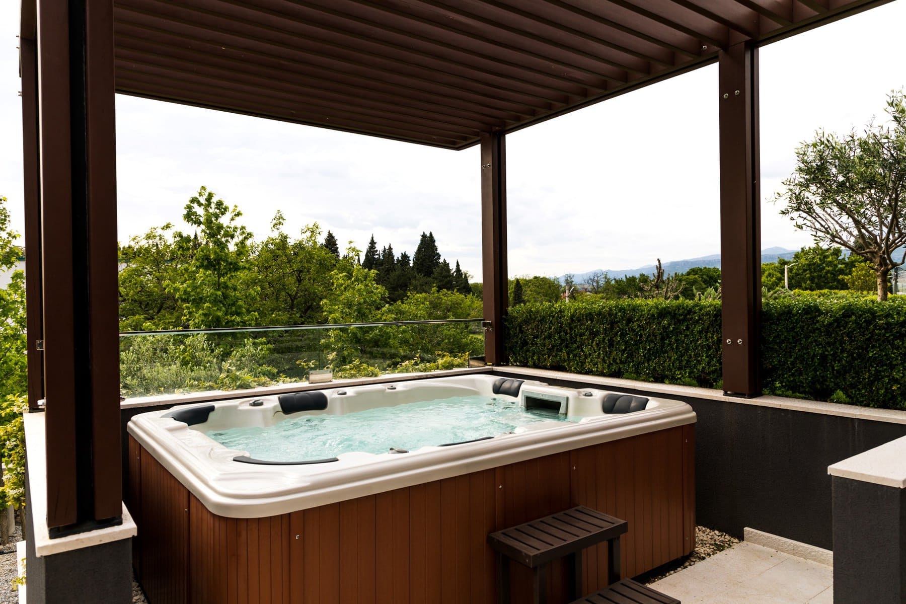 13 Podgorica Masline – two contemporary villas in an exclusive gated complex with an outdoor pool