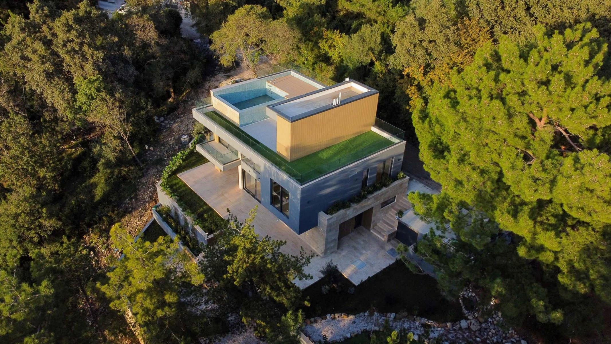 2.2 Kotor Kavac – a contemporary family villa with a swimming pool and a panoramic view of the Tivat Bay min