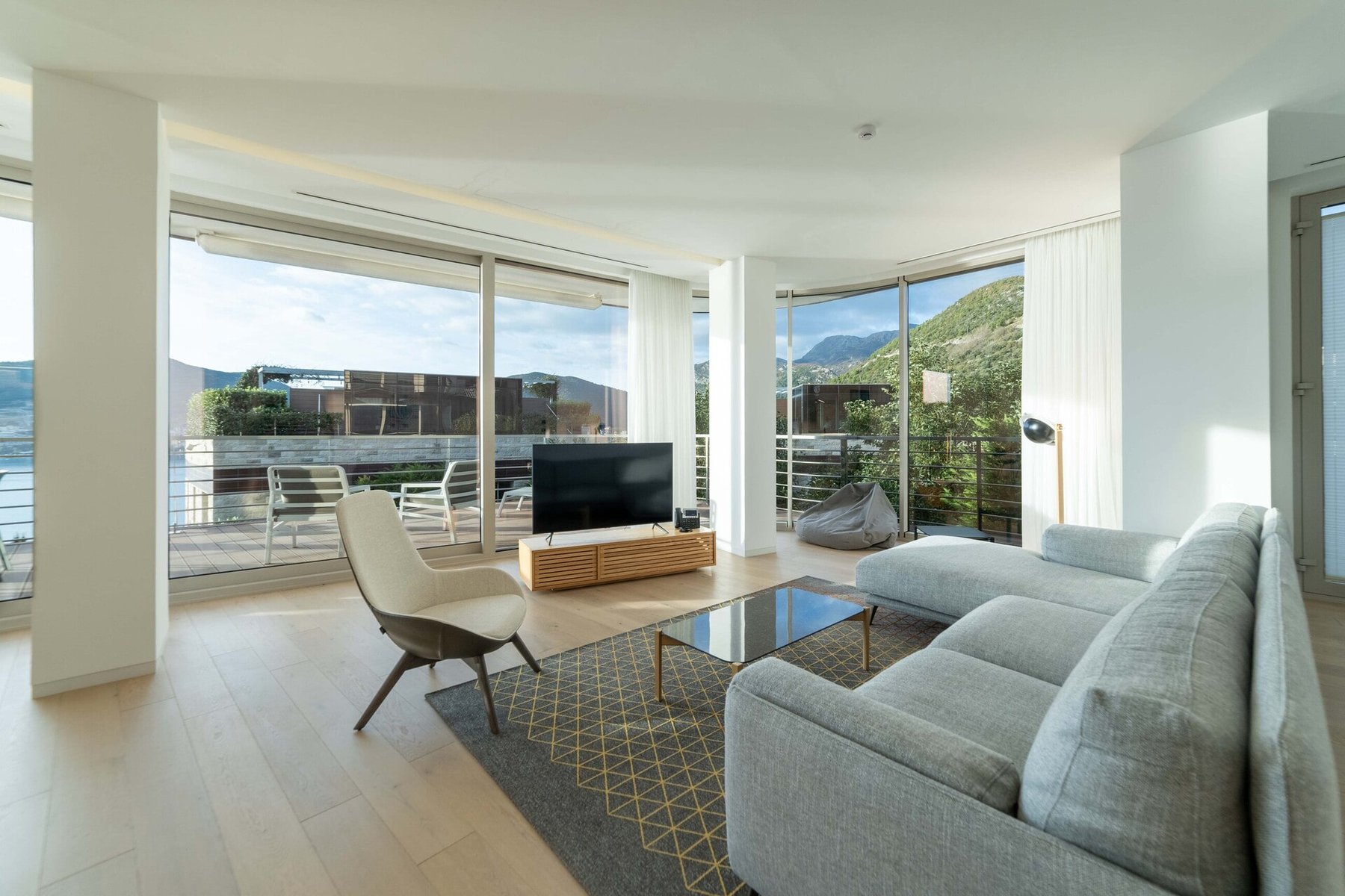 4 Budva Dukley Gardens – fully furnished three bedroom apartment with sea view min