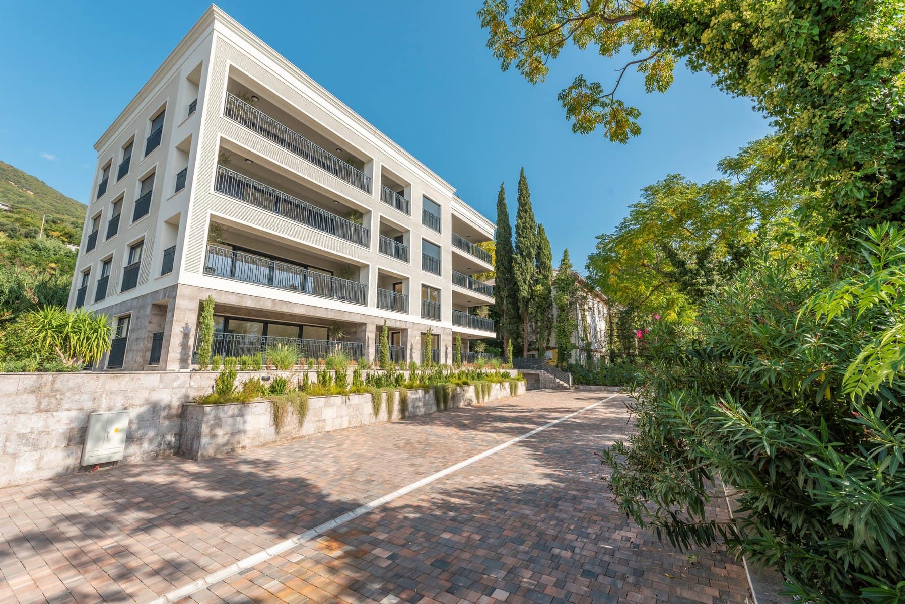 1 Herceg Novi Kumbor – 2bdr apartment in a luxury building near the Portonovi resort