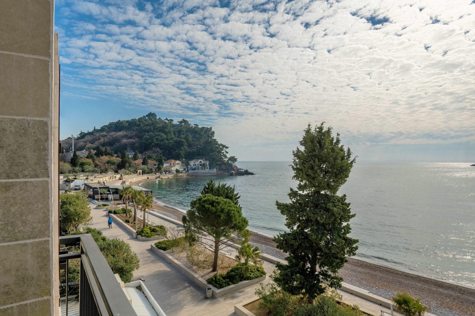 11 seafront 1bd apartment in Petrovac min