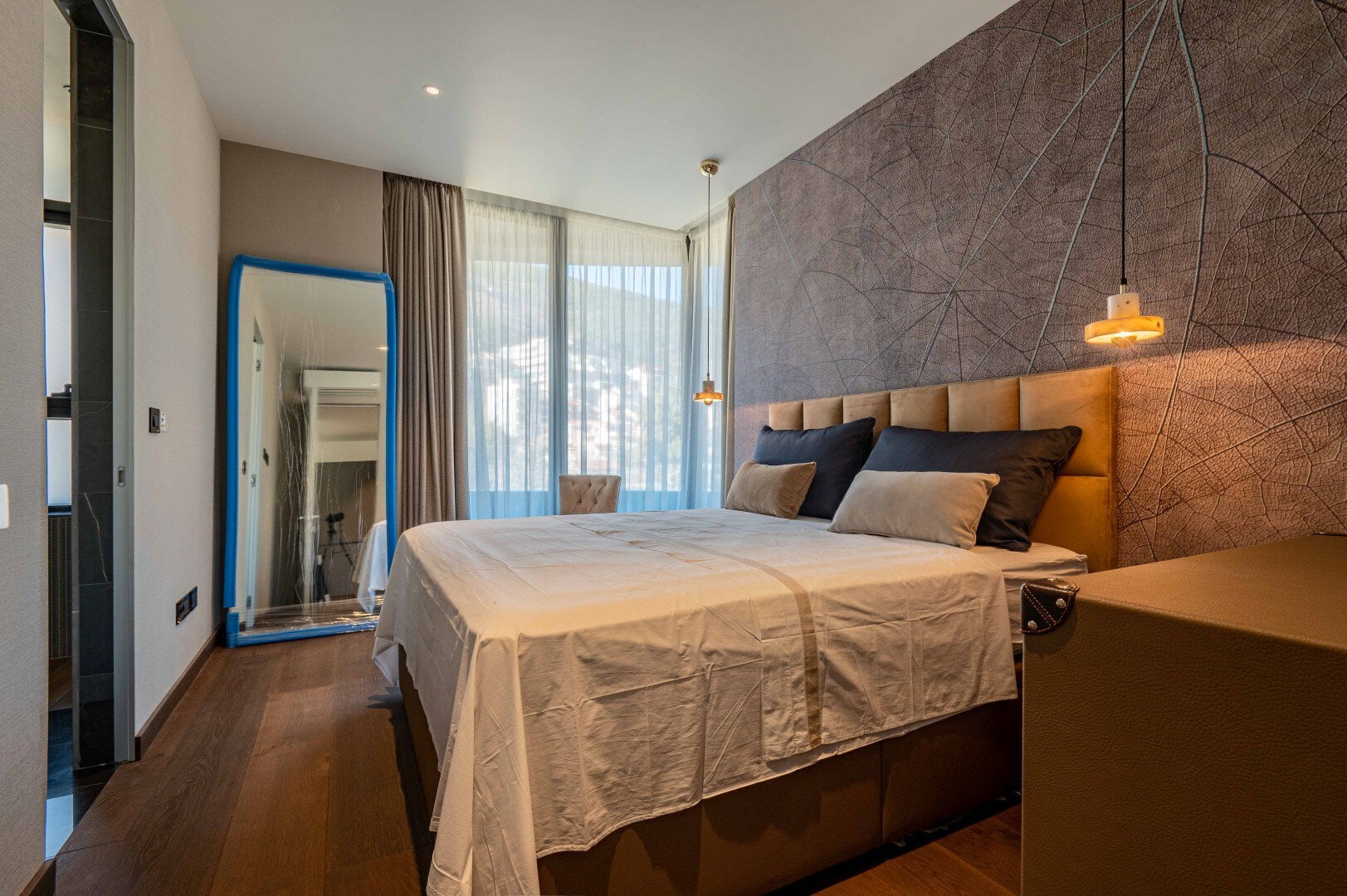 12 exclusive 2 bedroom apartment next to the sea