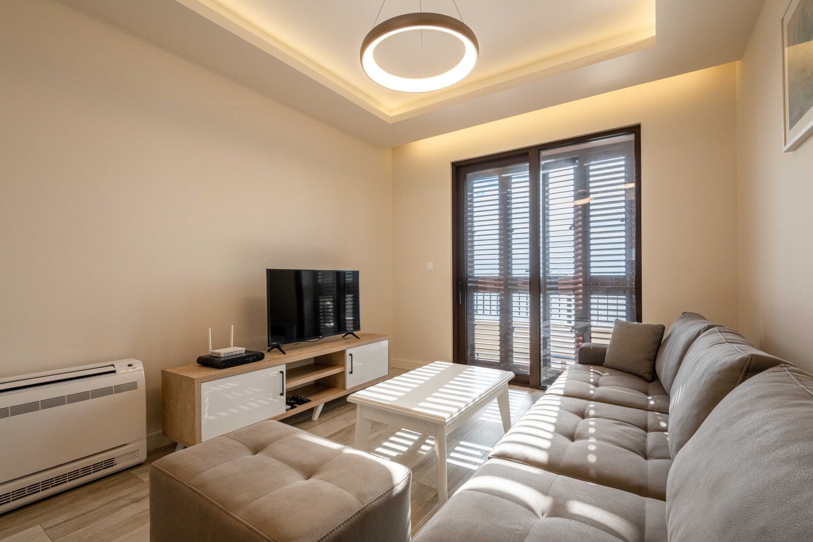 4 seafront 1bd apartment in Petrovac min