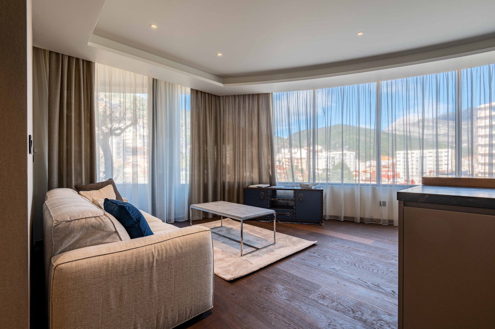 6 1 exclusive 2 bedroom apartment next to the sea