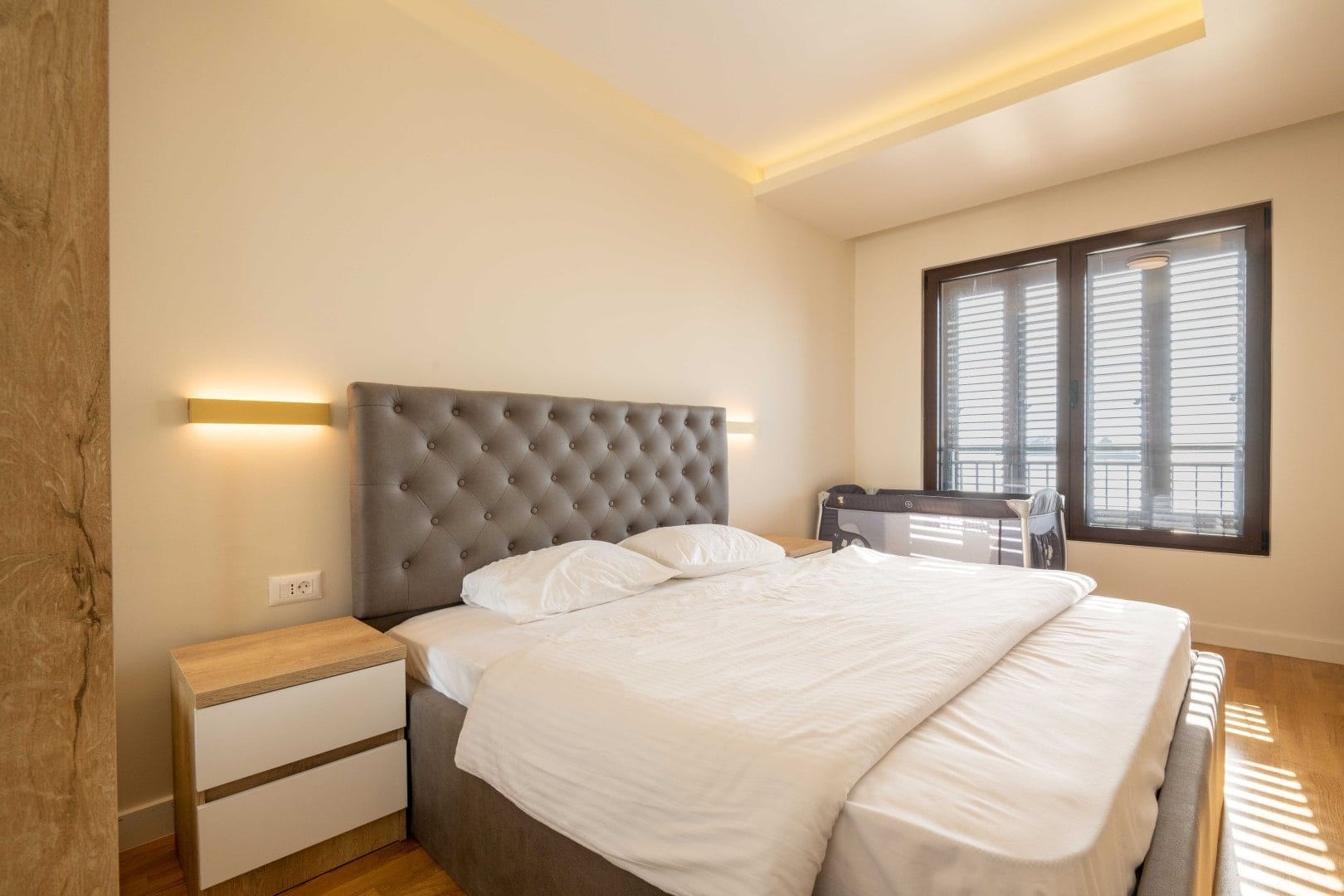 8 seafront 1bd apartment in Petrovac min