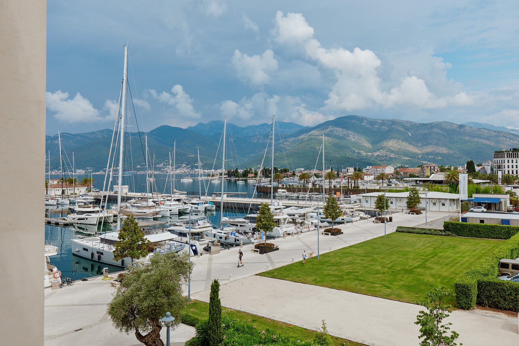 1 Tivat Porto Montenegro furnished one bedroom apartment with sea view Baia Residence min