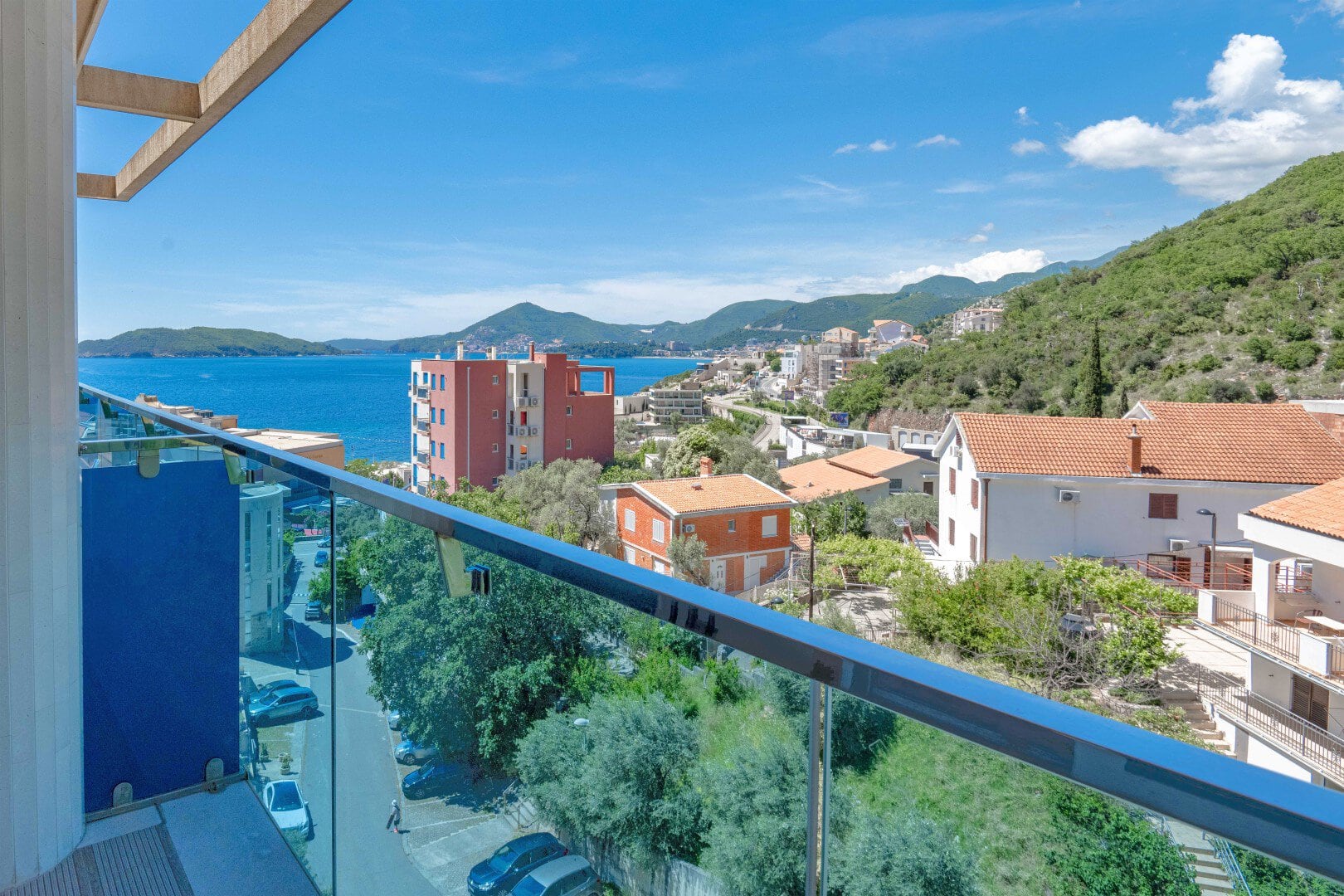 1 1 luxury 3 bdr penthouse apartment in Przno