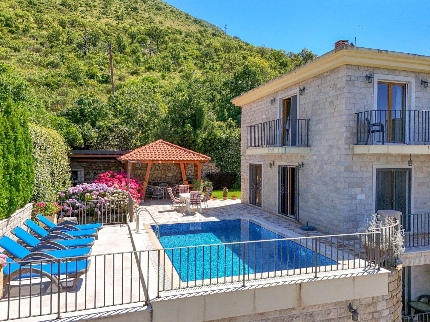 2 renovated stone villa with a pool and garage