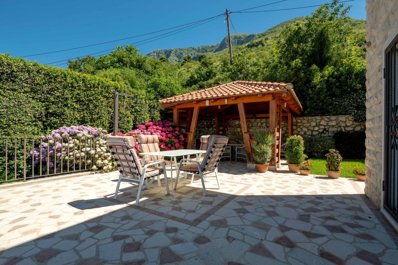 6 renovated stone villa with a pool and garage