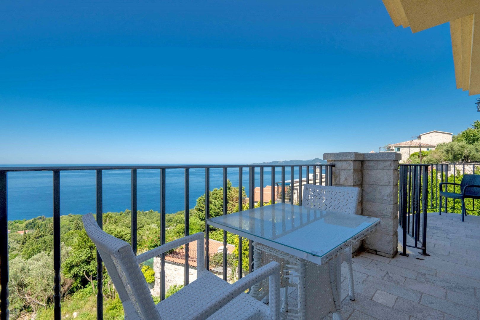 8 renovated stone villa with a pool and garage