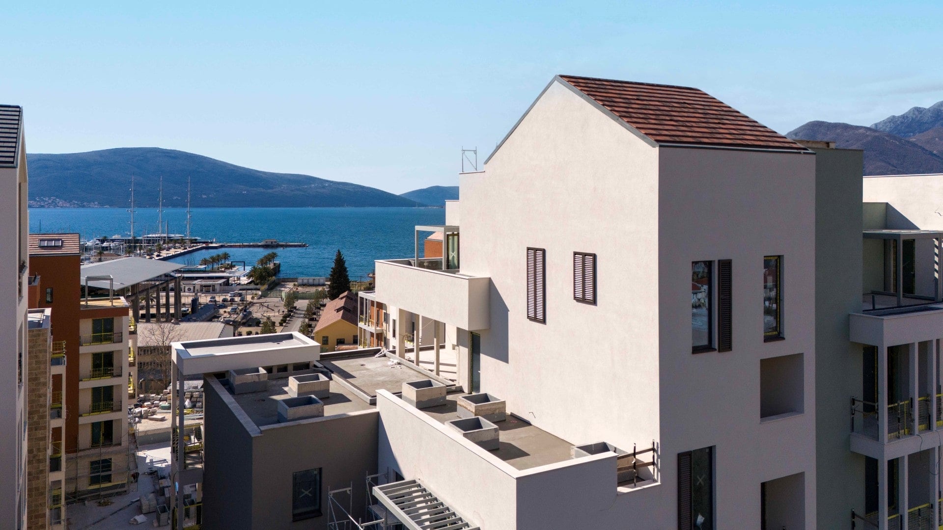 3 Tivat Porto Montenegro – three bedroom penthouse apartment with a sea view in the Ostro building Boka Place min
