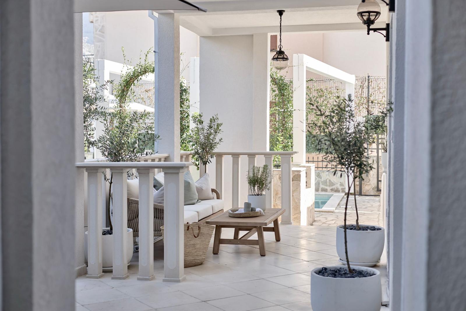 5 3bdr villa with a pool and open sea view