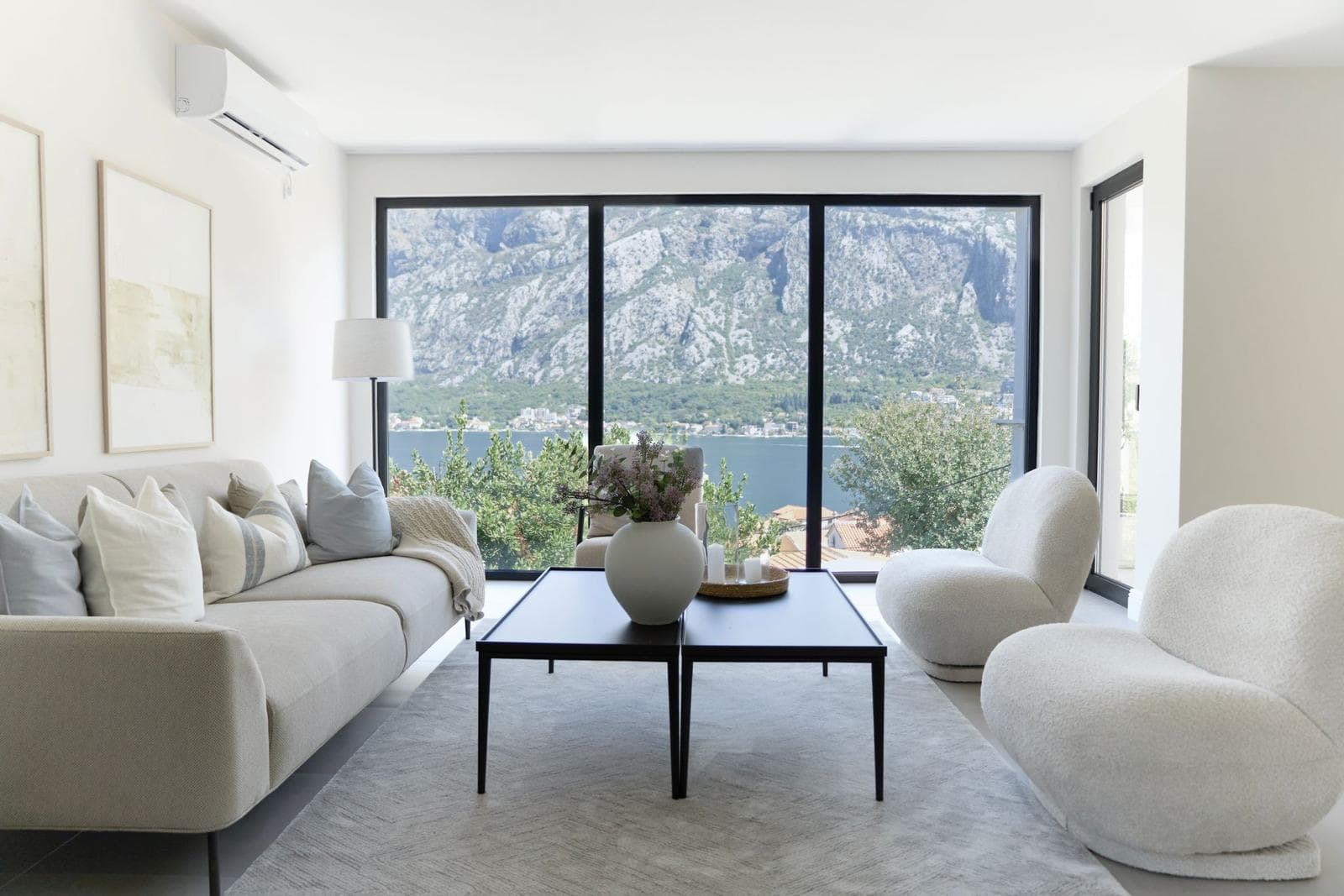 7 3bdr villa with a pool and open sea view