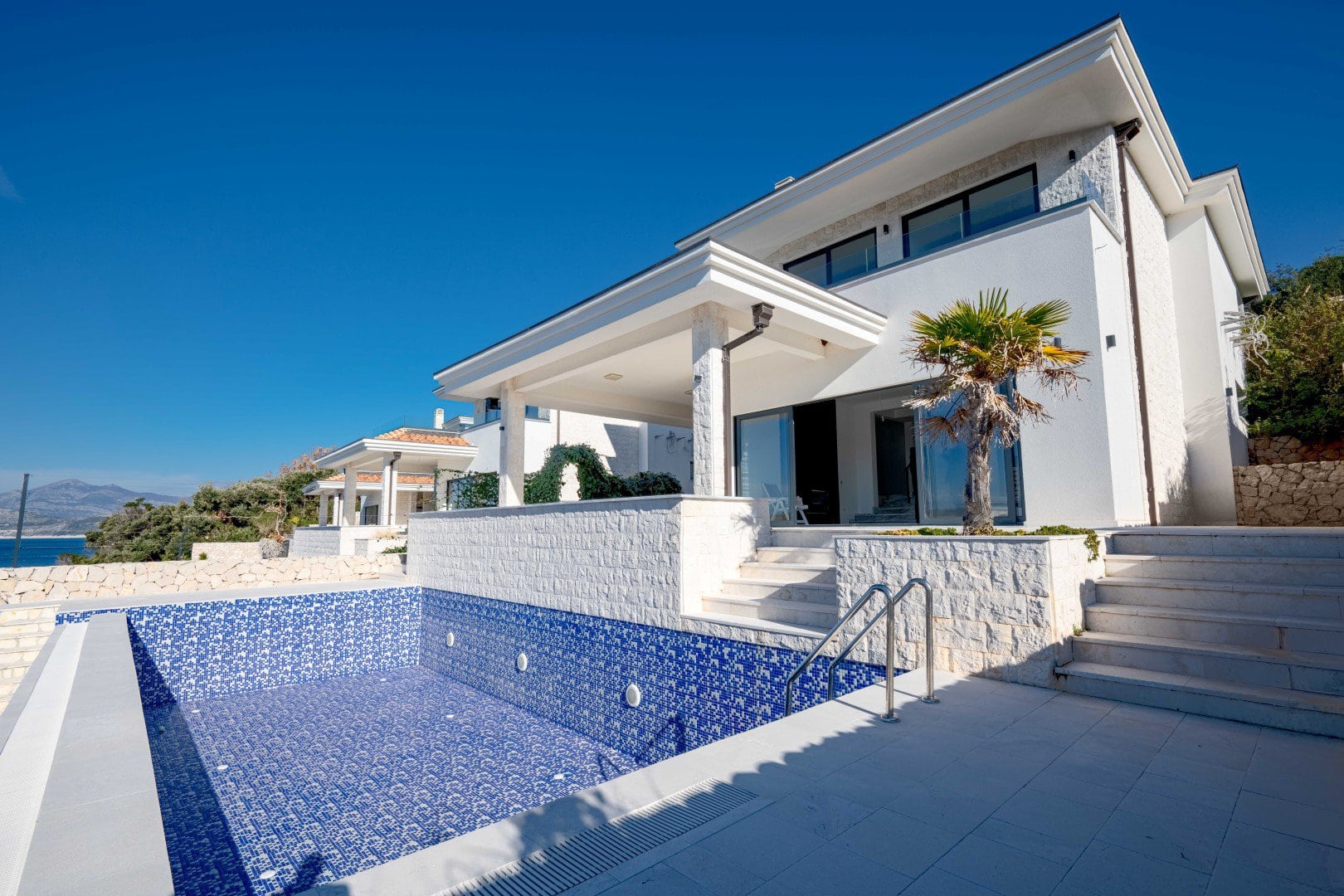 1 waterside luxury villa Utjeha