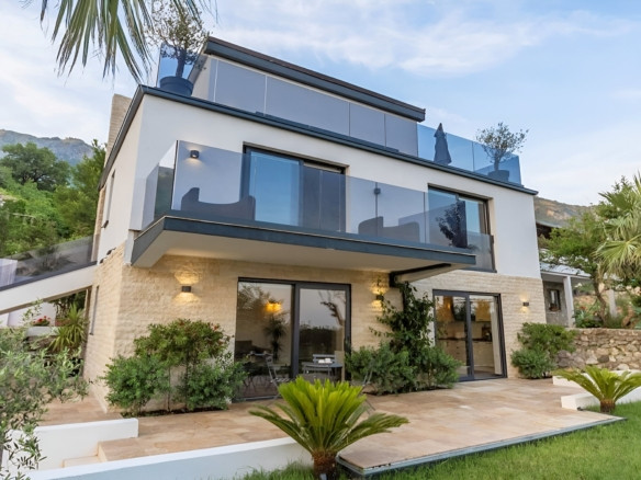 1 8 bdr villa with a pool, Markovici, Budva