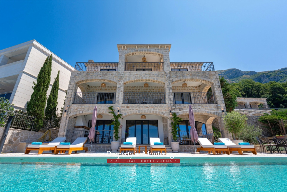 1 luxury renovated stone villa Drobni Pijesak