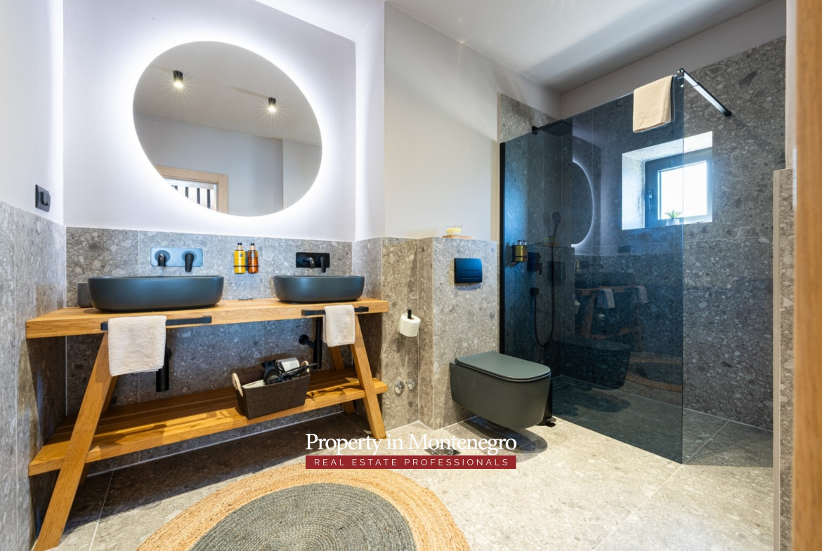 21 luxury renovated stone villa Drobni Pijesak