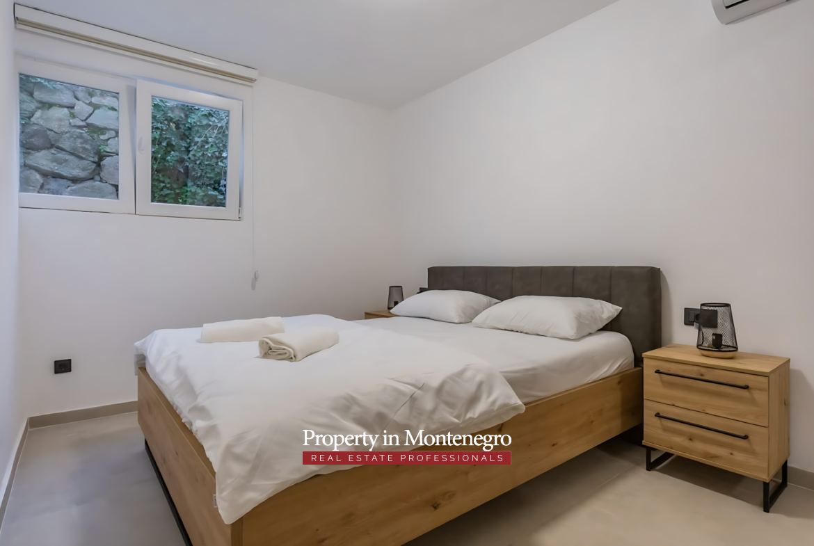 24 8 bdr villa with a pool, Markovici, Budva