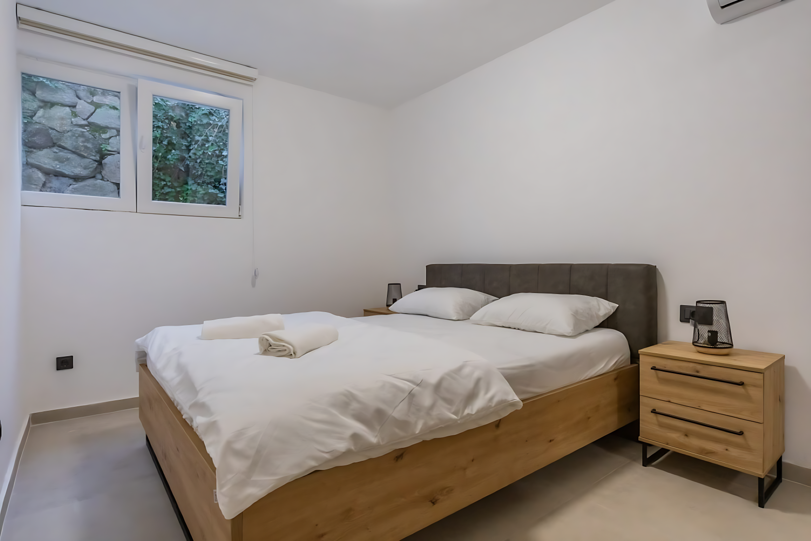 24 8 bdr villa with a pool, Markovici, Budva